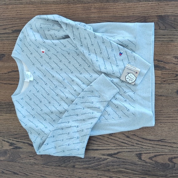 Champion Logo Sweatshirt NWT - Picture 1 of 4